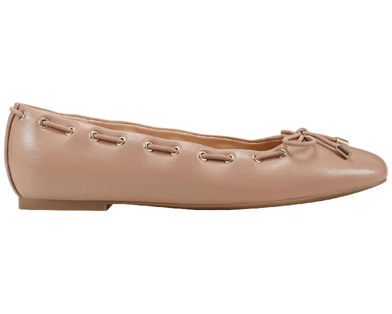 Women's Letizia Slip-On Flat In Natural