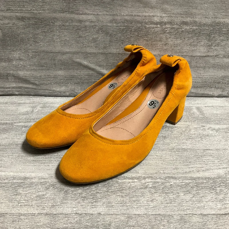 Shoes Heels Block By Taryn Rose In Yellow, Size: 9.5