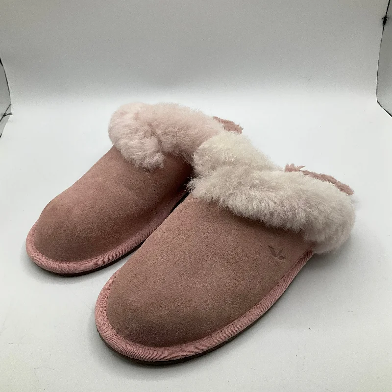 Slippers By Koolaburra By Ugg In Pink