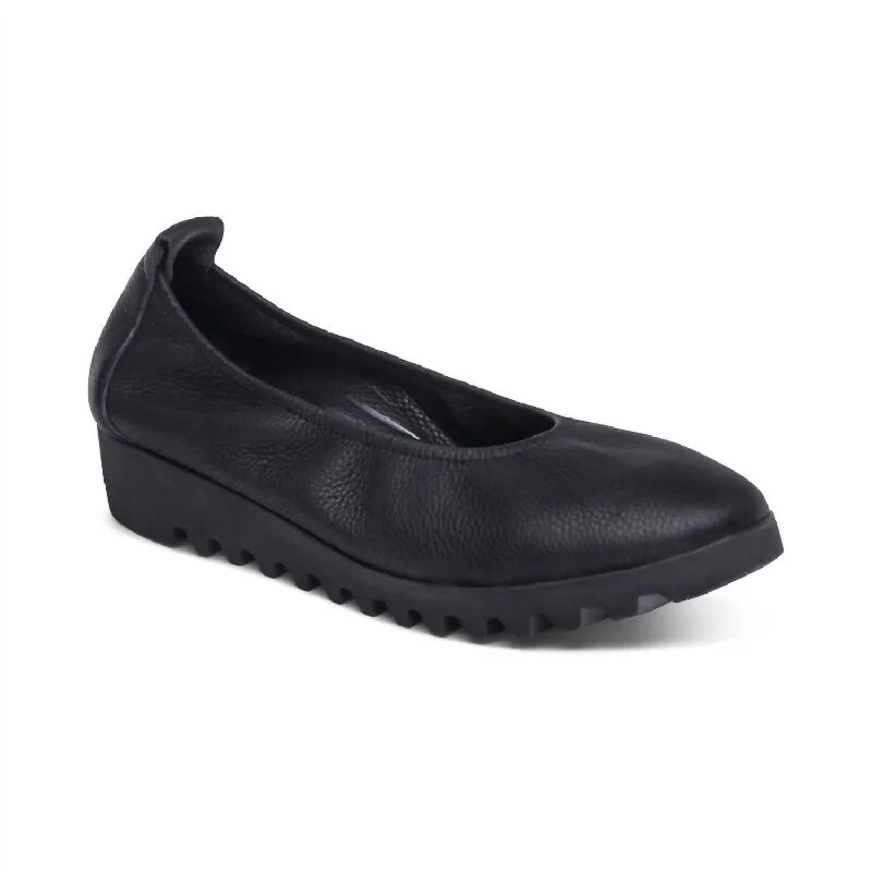 Women's Brianna Slip-On Ballet Flat In Black